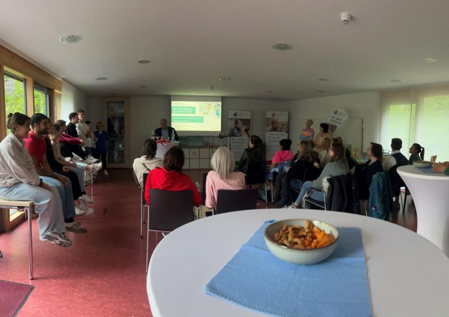 Vereinspullover mit dem Logo des Fördervereins