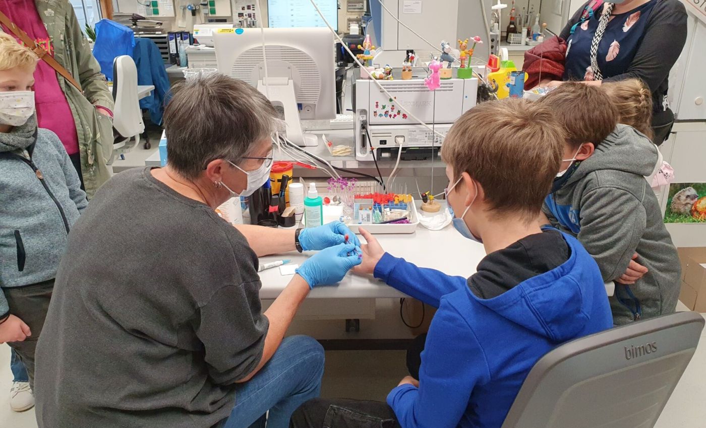 Am Kliniktag dürft ihr auch ins Labor!
